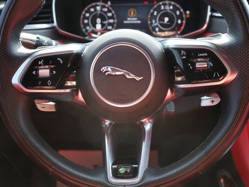 Used 2021 Jaguar F-PACE R-Dynamic S image 18