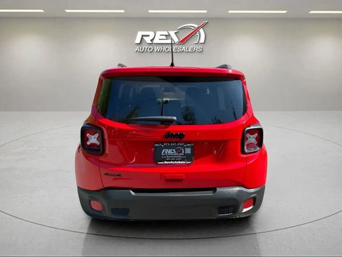 Used 2018 Jeep Renegade Altitude image 39