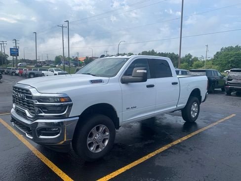 Used 2025 RAM 2500 Big Horn AWD/4WD image 2