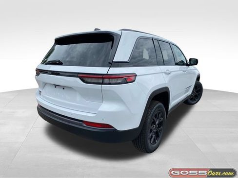 New 2026 Jeep Grand Cherokee Altitude AWD/4WD image 3