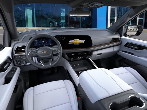 New 2026 Chevrolet Suburban Premier w/ Sun And Tow Package AWD/4WD image 15