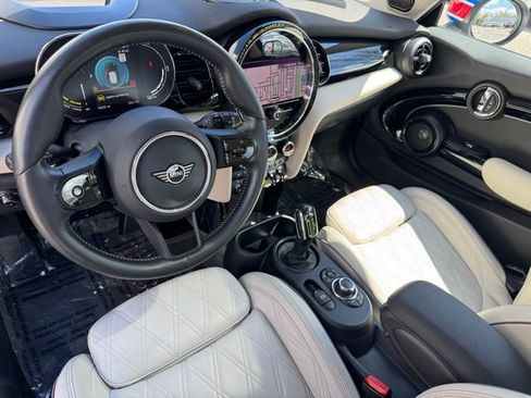 Used 2024 MINI Cooper SE image 17