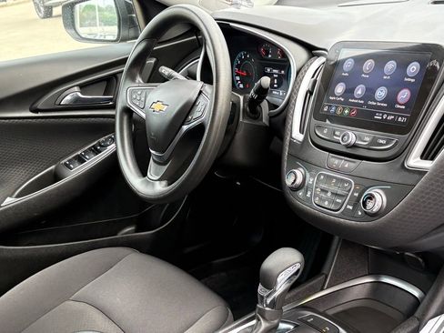 Used 2025 Chevrolet Malibu LT FWD image 34