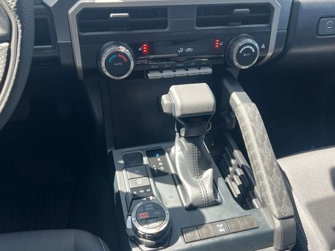 Certified 2025 Toyota Tacoma TRD Off-Road AWD/4WD image 21