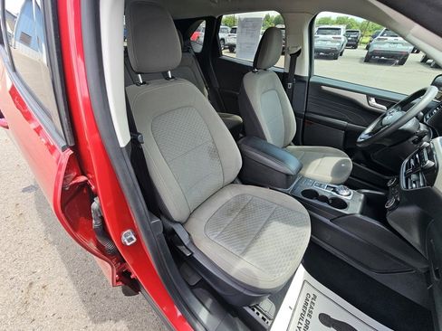 Used 2021 Ford Escape SE image 21