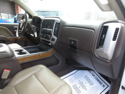 Used 2018 GMC Sierra 1500 SLT AWD/4WD image 8