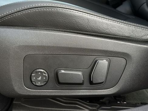 Used 2025 BMW 330i xDrive Sedan AWD/4WD image 28