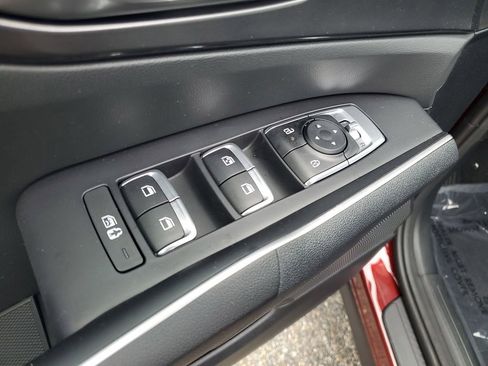 Used 2025 Kia Sorento S w/ Panoramic Sunroof Package FWD image 9