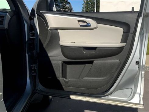 Used 2012 Chevrolet Traverse LTZ FWD image 22