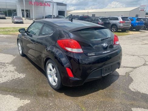 Used 2015 Hyundai Veloster image 4
