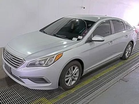 Used 2017 Hyundai Sonata SE image 1