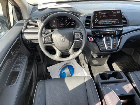Used 2026 Honda Odyssey Elite image 16