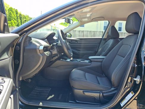 Used 2023 Nissan Altima 2.5 S FWD image 13
