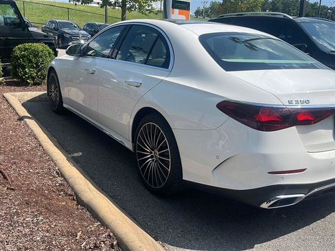 Used 2024 Mercedes-Benz E 350 4MATIC Sedan image 4