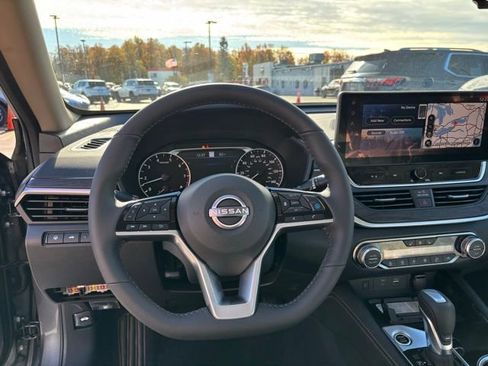 New 2025 Nissan Altima 2.5 SL image 9