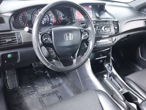 Used 2016 Honda Accord Sport image 9