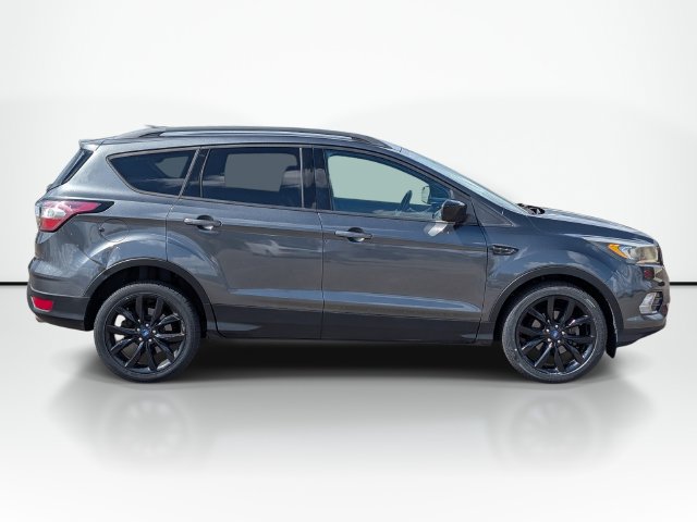 Used 2018 Ford Escape SE w/ SE Sport Appearance Package FWD image 5