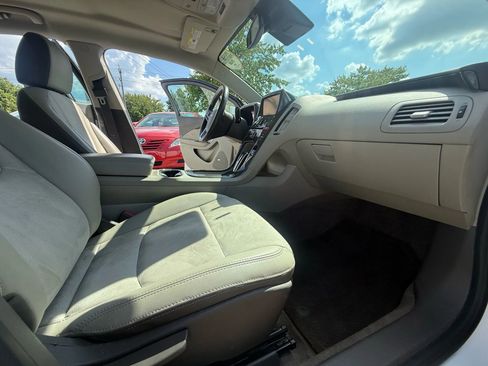 Used 2013 Chevrolet Volt Premium w/ Premium Trim Package image 12