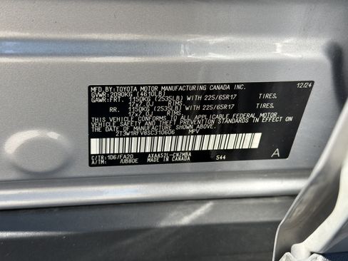 Certified 2025 Toyota RAV4 XLE FWD image 32