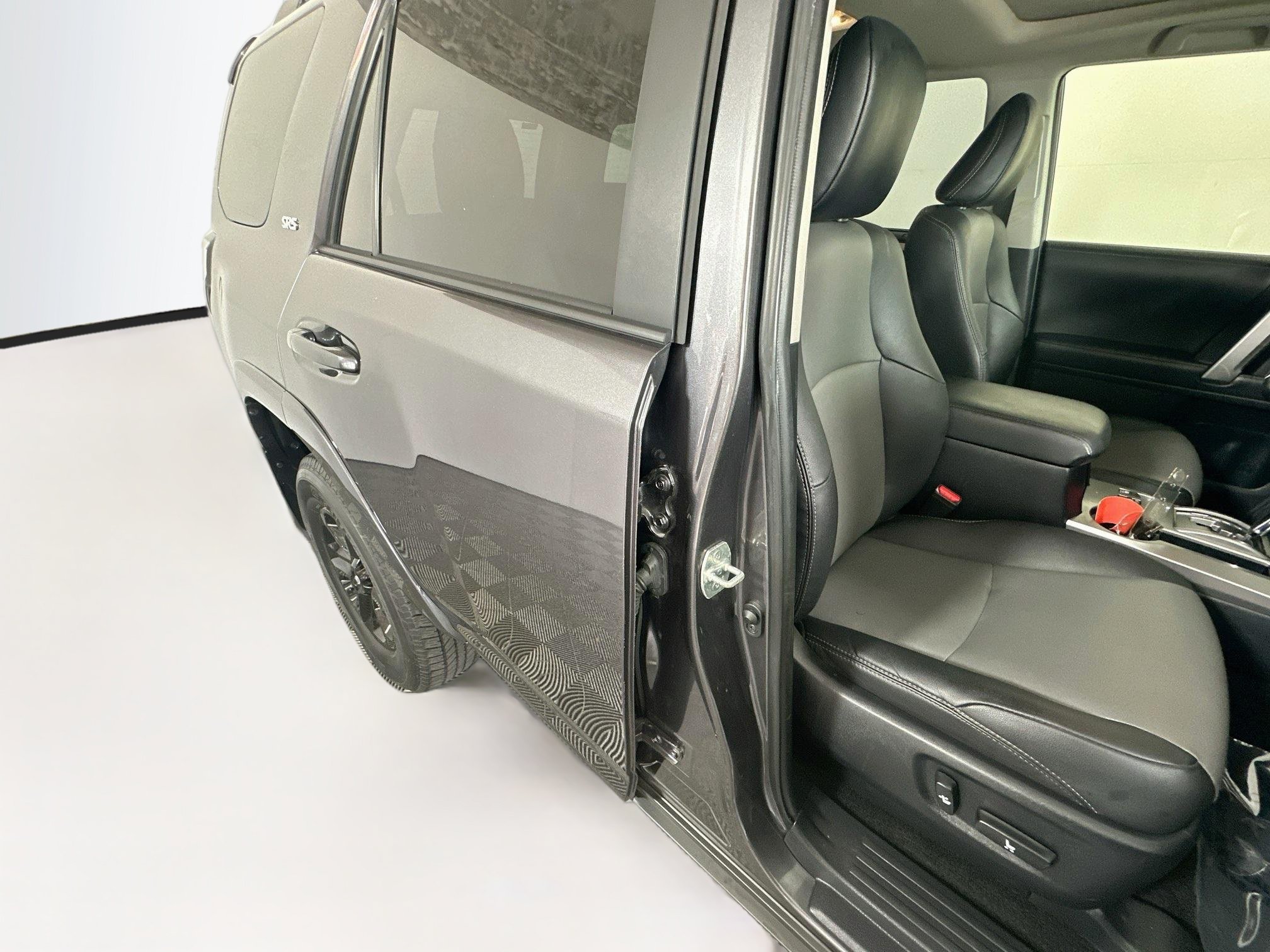 Used 2023 Toyota 4Runner SR5 Premium w/ Moonroof Package RWD image 28