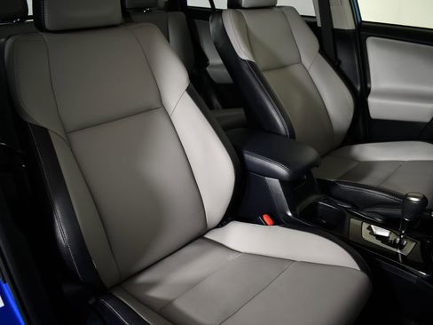 Used 2018 Toyota RAV4 Limited image 21