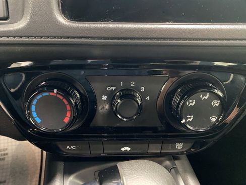 Used 2020 Honda HR-V Sport image 25