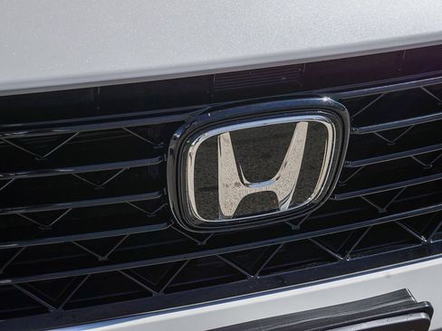 Used 2025 Honda Accord SE image 11