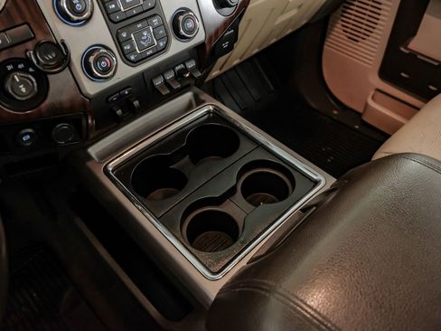 Used 2016 Ford F250 Lariat w/ Lariat Interior Package image 23