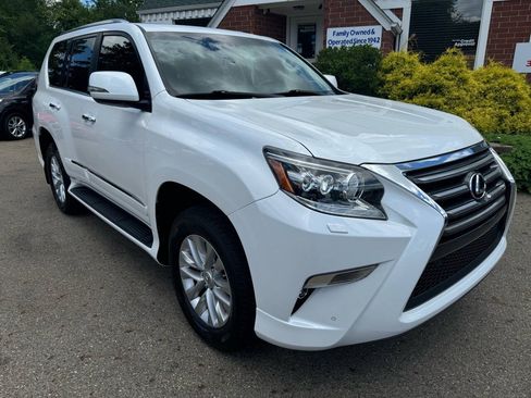 Used 2014 Lexus GX 460 w/ Premium Package AWD/4WD image 6