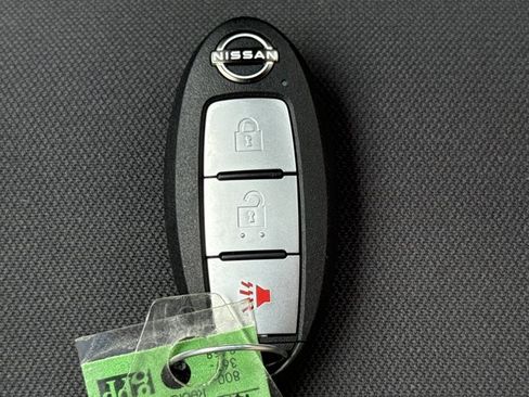 Used 2024 Nissan Frontier SV AWD/4WD image 19