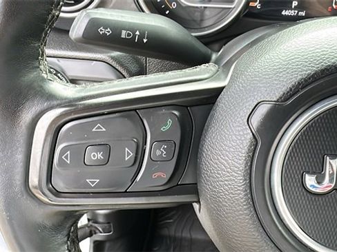 Used 2022 Jeep Gladiator Sport image 12