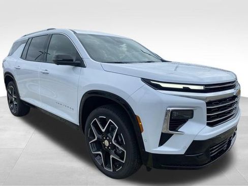 New 2026 Chevrolet Traverse High Country w/ LPO, Floor Liner Package image 3