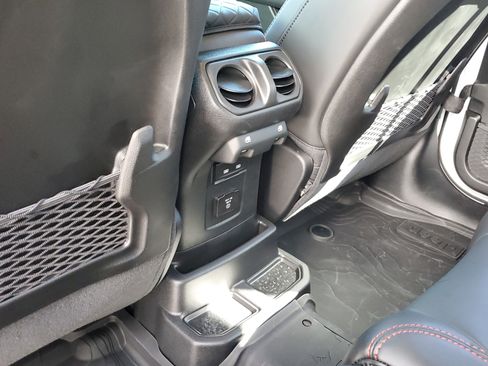 Used 2025 Jeep Wrangler Unlimited Rubicon w/ Safety Group image 16