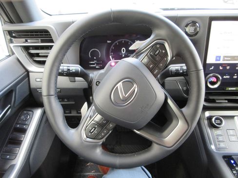 Used 2026 Lexus GX 550 AWD/4WD image 35