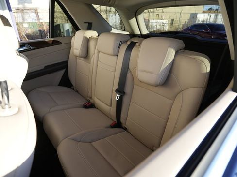 Used 2017 Mercedes-Benz GLE 400 4MATIC image 26