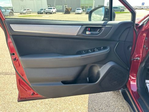 Used 2018 Subaru Outback 2.5i Premium AWD/4WD image 17