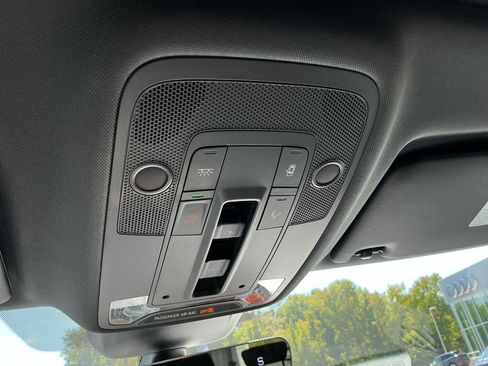 New 2025 Audi Q3 2.0T Premium image 32