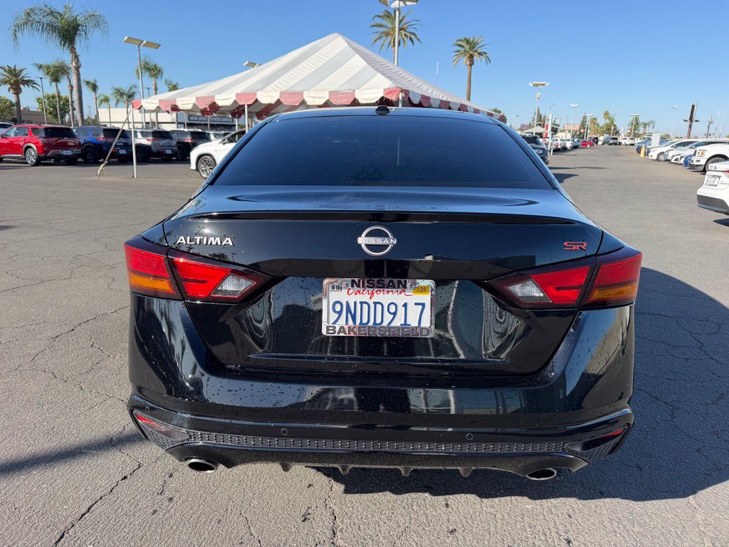 Used 2024 Nissan Altima 2.5 SR w/ SR Premium Package FWD image 3