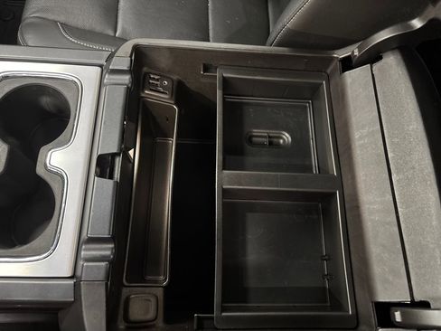 Used 2015 GMC Sierra 2500 SLT w/ Suspension Package, Off-Road image 26