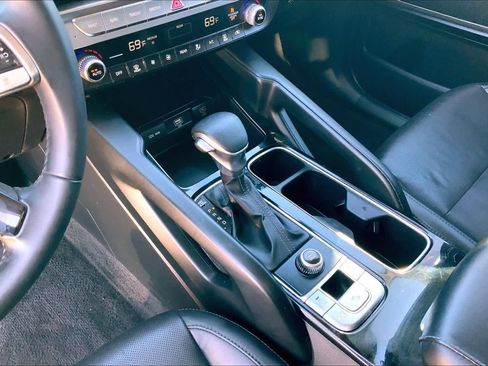 Used 2023 Kia Telluride LX image 32