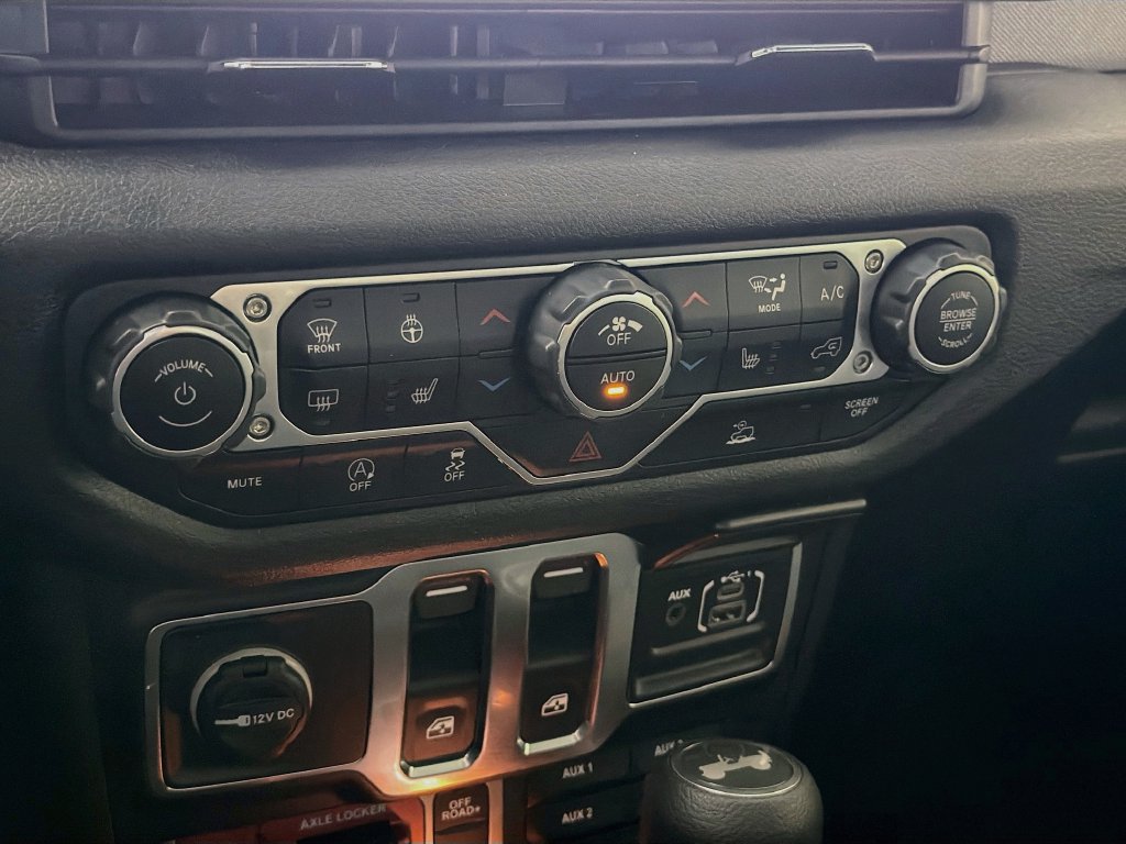 Used 2025 Jeep Wrangler Sport AWD/4WD image 20