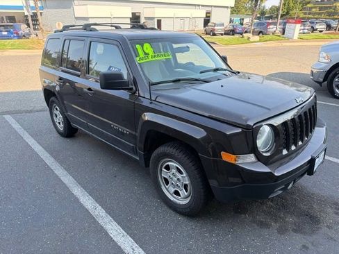 Used 2014 Jeep Patriot Sport FWD image 5