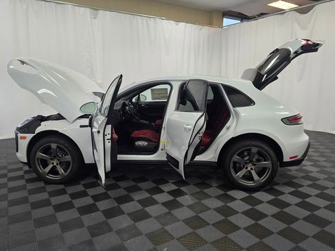 New 2026 Porsche Macan image 13