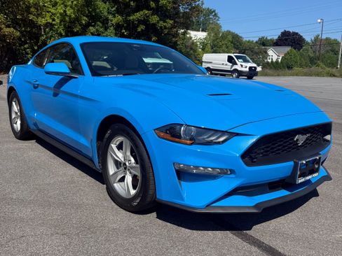 Used 2022 Ford Mustang Coupe RWD image 4