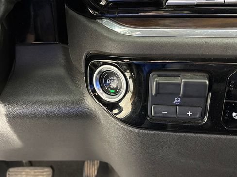 Certified 2025 GMC Sierra 1500 SLT AWD/4WD image 39