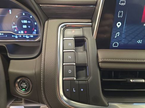 Used 2023 GMC Yukon XL SLT w/ SLT Premium Package AWD/4WD image 31
