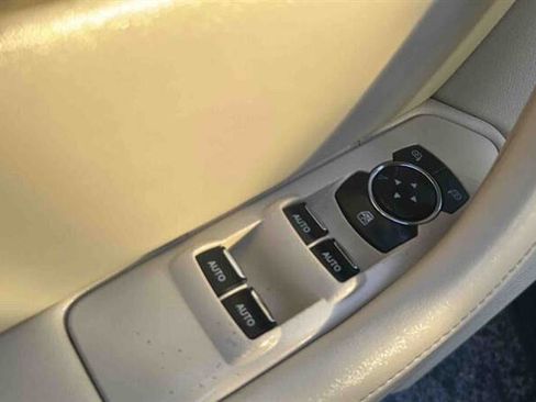 Used 2013 Lincoln MKS Base 4dr Sedan image 12