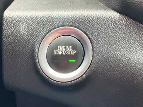 Used 2024 GMC Terrain SLE w/ Driver Convenience Package image 12