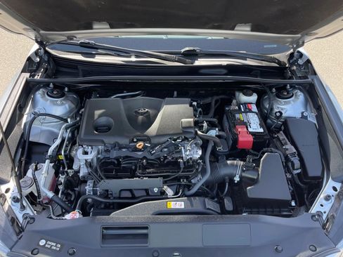 Used 2021 Toyota Camry SE w/ Convenience Package FWD image 33