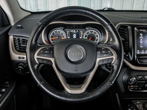 Used 2015 Jeep Cherokee Latitude w/ Cold Weather Group AWD/4WD image 15